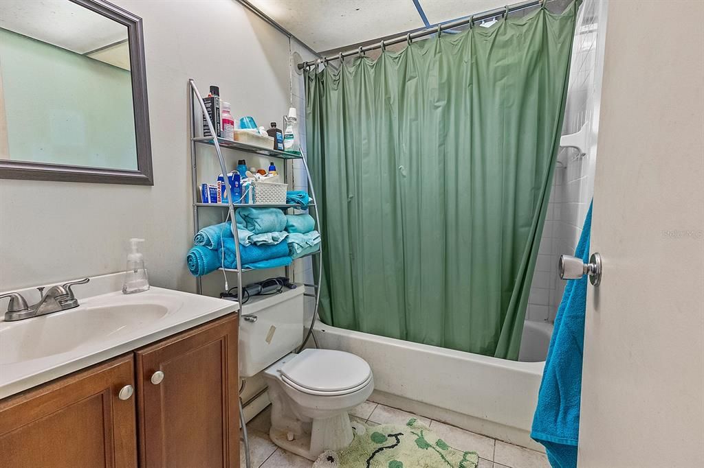 Active With Contract: $429,900 (4 beds, 2 baths, 1440 Square Feet)