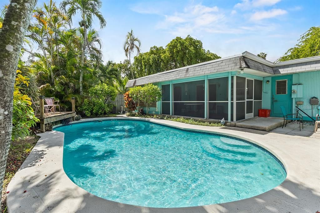 Active With Contract: $429,900 (4 beds, 2 baths, 1440 Square Feet)