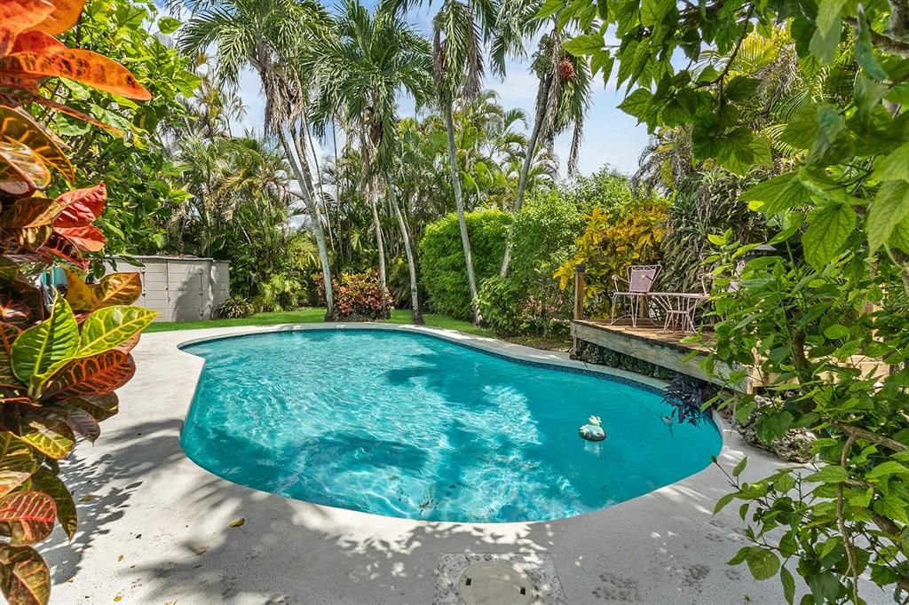 Active With Contract: $429,900 (4 beds, 2 baths, 1440 Square Feet)