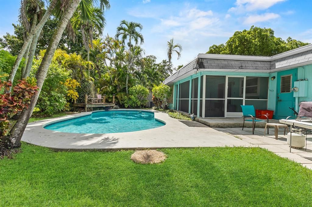 Active With Contract: $429,900 (4 beds, 2 baths, 1440 Square Feet)