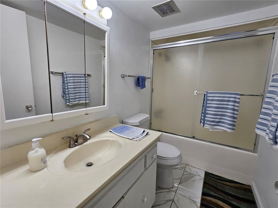 En Renta: $1,995 (2 camas, 2 baños, 1050 Pies cuadrados)