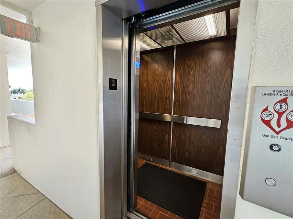 En Renta: $1,995 (2 camas, 2 baños, 1050 Pies cuadrados)