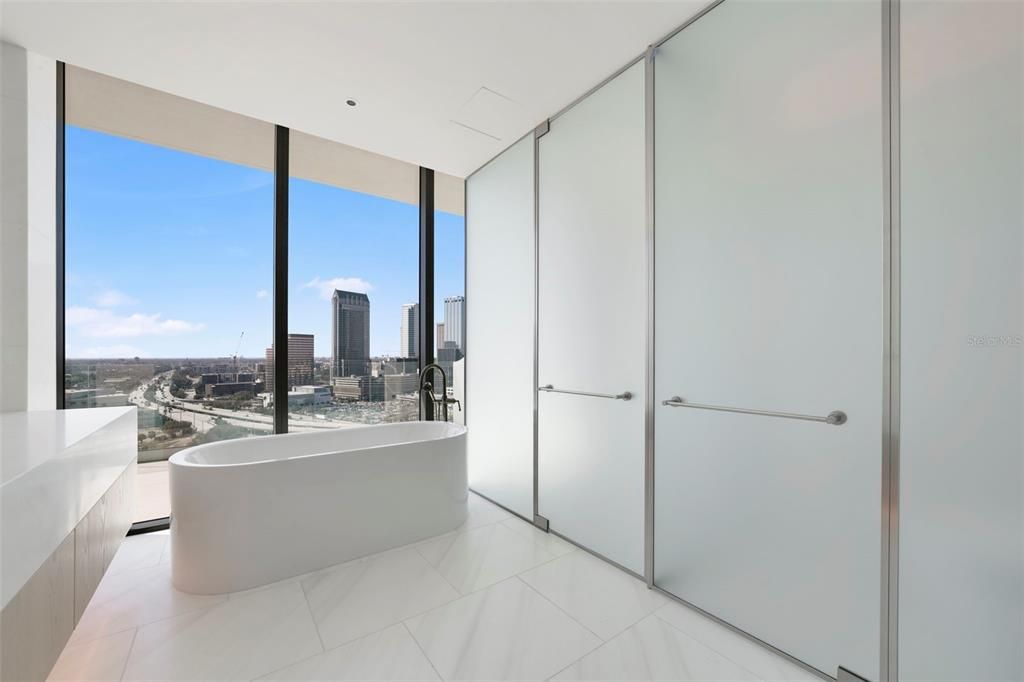 For Rent: $18,000 (2 beds, 2 baths, 2050 Square Feet)