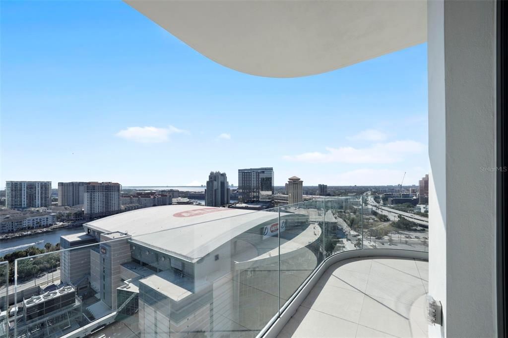 For Rent: $18,000 (2 beds, 2 baths, 2050 Square Feet)