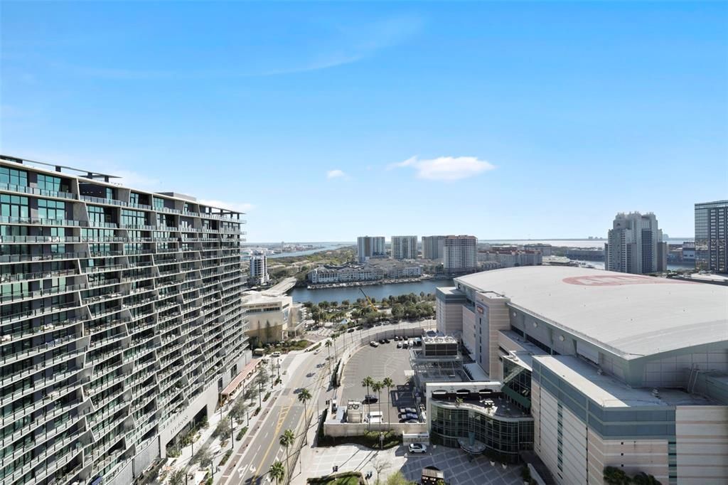 For Rent: $18,000 (2 beds, 2 baths, 2050 Square Feet)