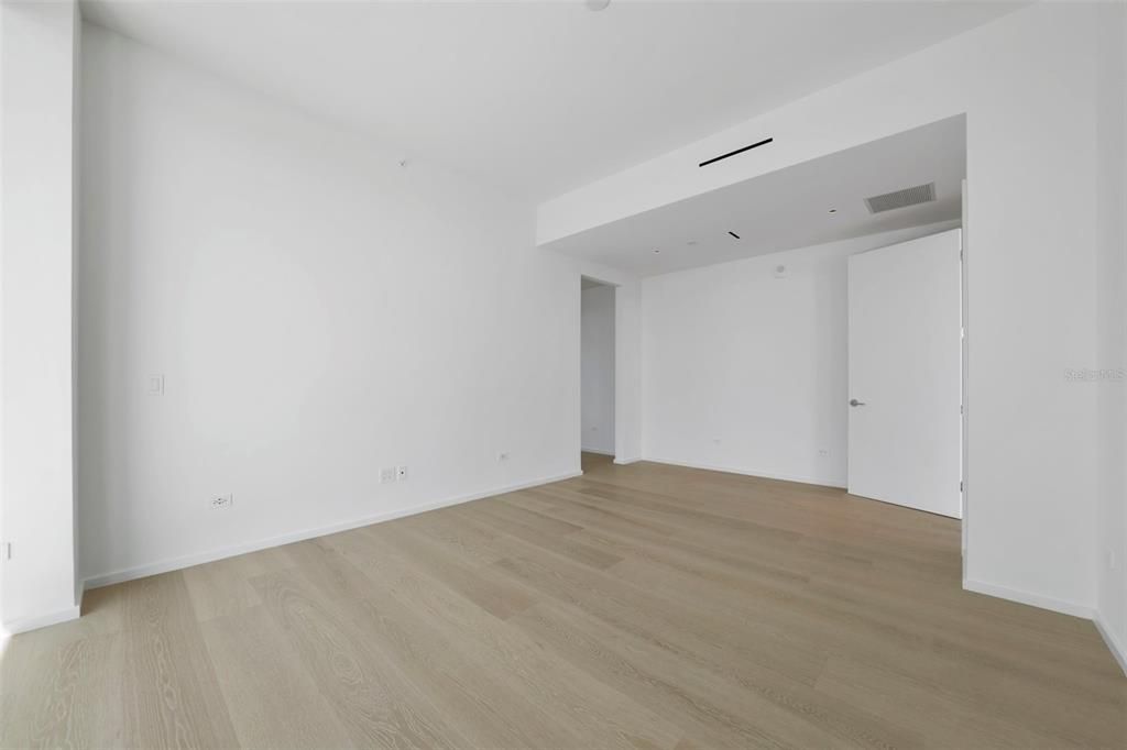 For Rent: $18,000 (2 beds, 2 baths, 2050 Square Feet)