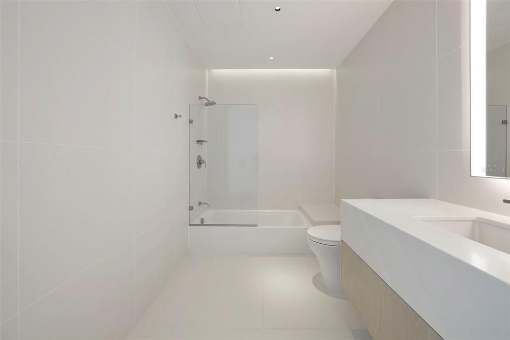 For Rent: $18,000 (2 beds, 2 baths, 2050 Square Feet)