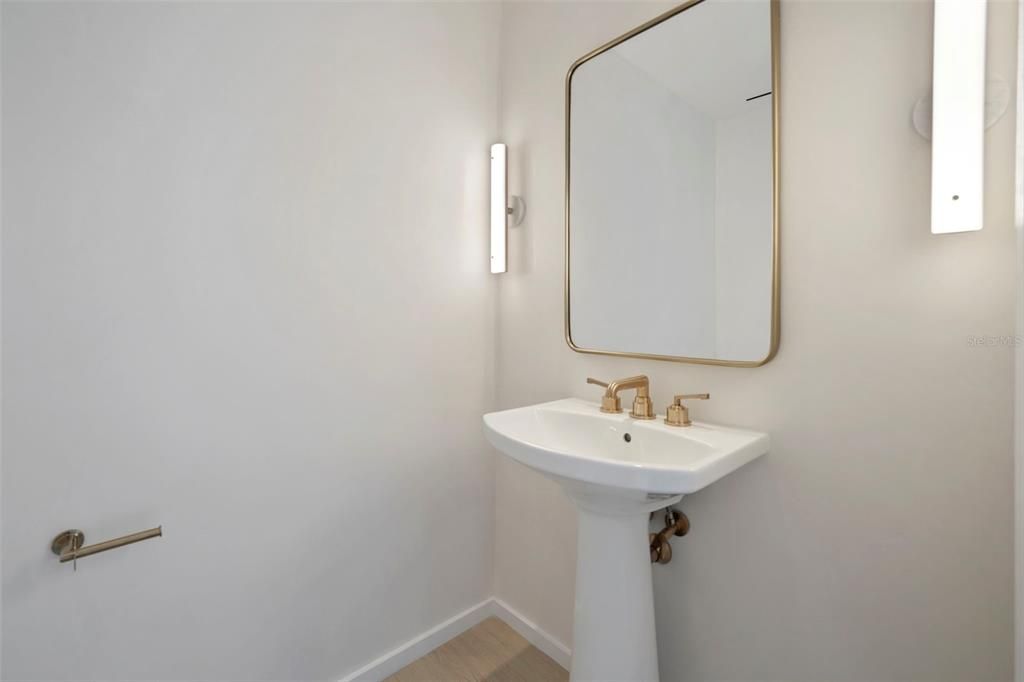 For Rent: $18,000 (2 beds, 2 baths, 2050 Square Feet)