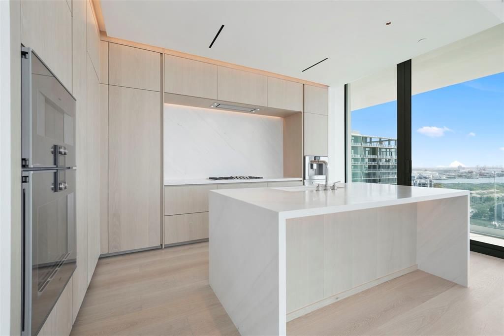 For Rent: $18,000 (2 beds, 2 baths, 2050 Square Feet)