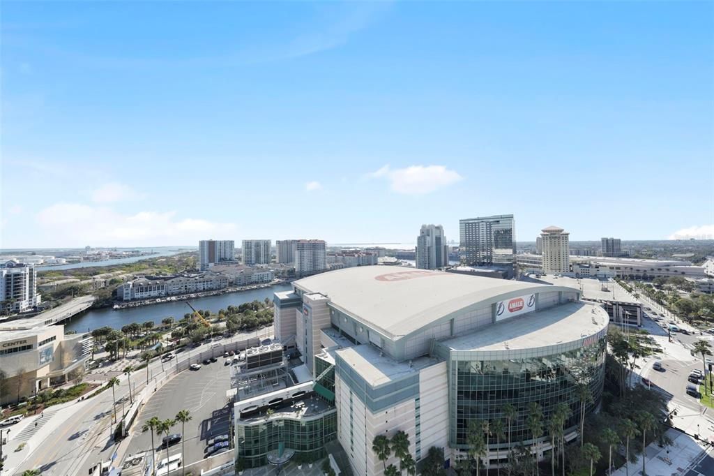 For Rent: $18,000 (2 beds, 2 baths, 2050 Square Feet)