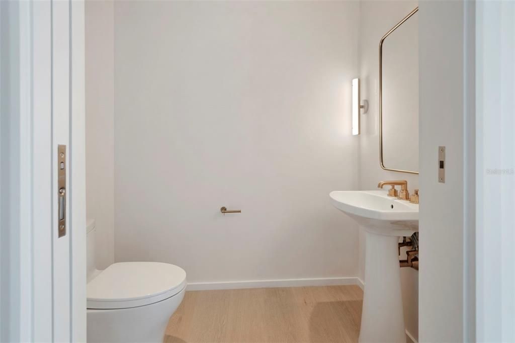 For Rent: $18,000 (2 beds, 2 baths, 2050 Square Feet)