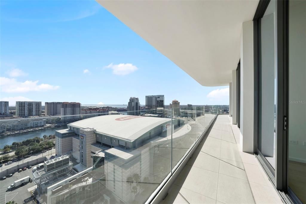 For Rent: $18,000 (2 beds, 2 baths, 2050 Square Feet)