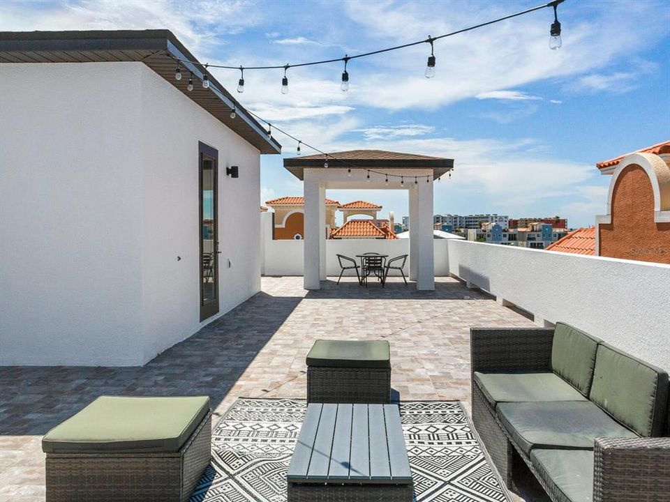 В аренду: $3,900 (4 спален, 3 ванн, 2544 Квадратных фут)