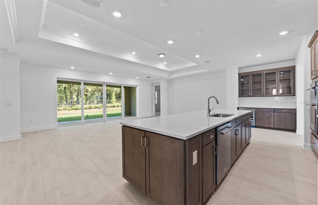 合同活跃: $527,060 (2 贝兹, 2 浴室, 2269 平方英尺)