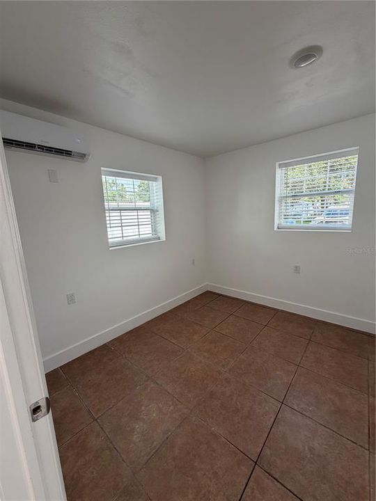 For Rent: $1,200 (1 beds, 1 baths, 400 Square Feet)
