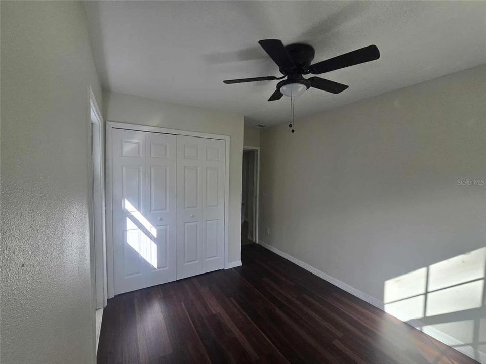 出租: $1,900 (3 贝兹, 2 浴室, 1300 平方英尺)