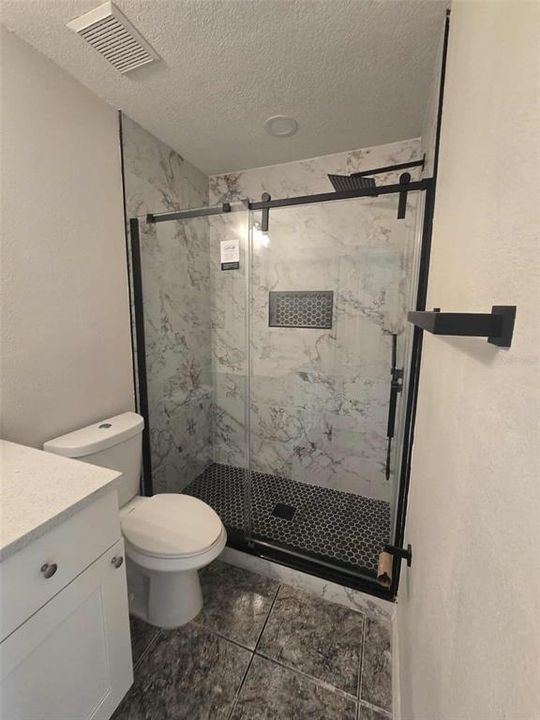 出租: $1,900 (3 贝兹, 2 浴室, 1300 平方英尺)