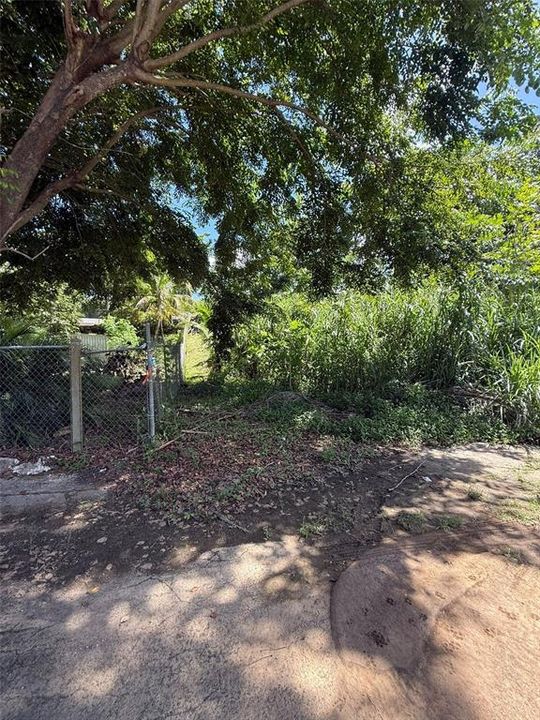 待售: $155,000 (0.35 acres)