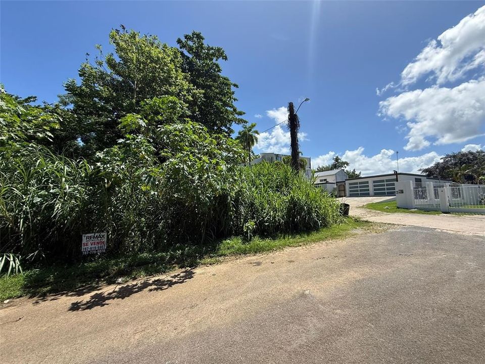 待售: $155,000 (0.35 acres)