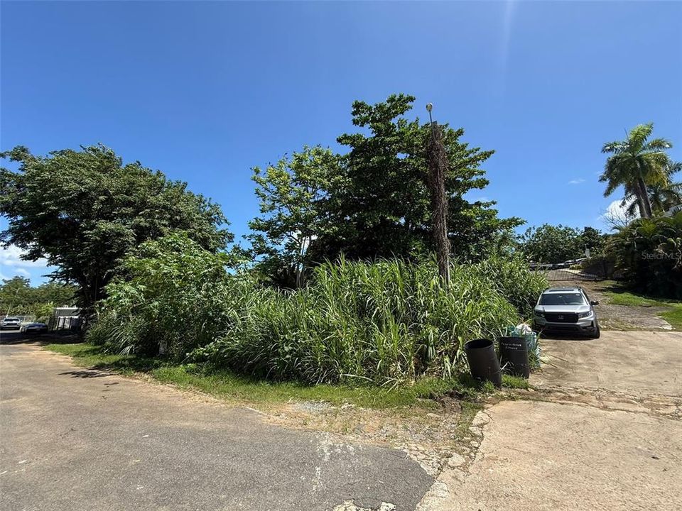 待售: $155,000 (0.35 acres)