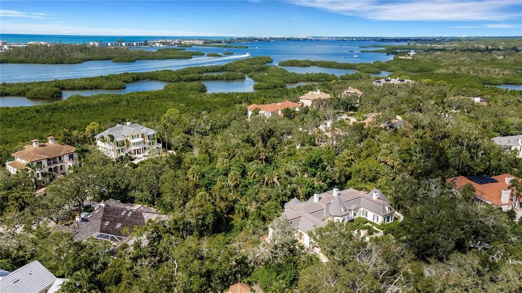 待售: $750,000 (0.47 acres)