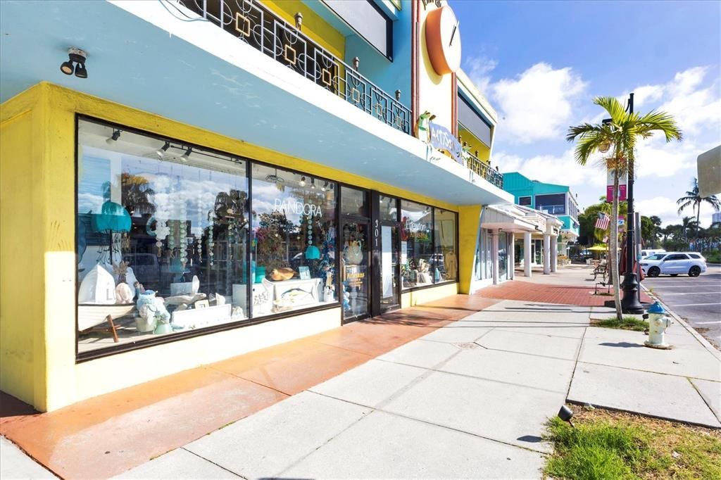 На продажу: $1,999,000 (3 спален, 3 ванн, 2122 Квадратных фут)