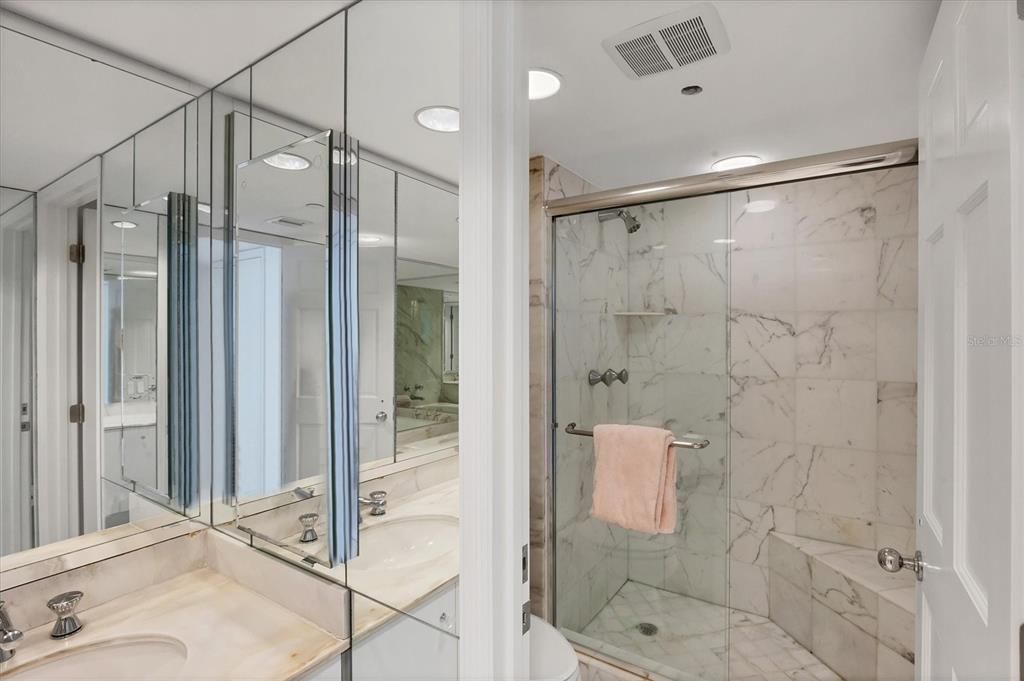 На продажу: $1,999,000 (3 спален, 3 ванн, 2122 Квадратных фут)