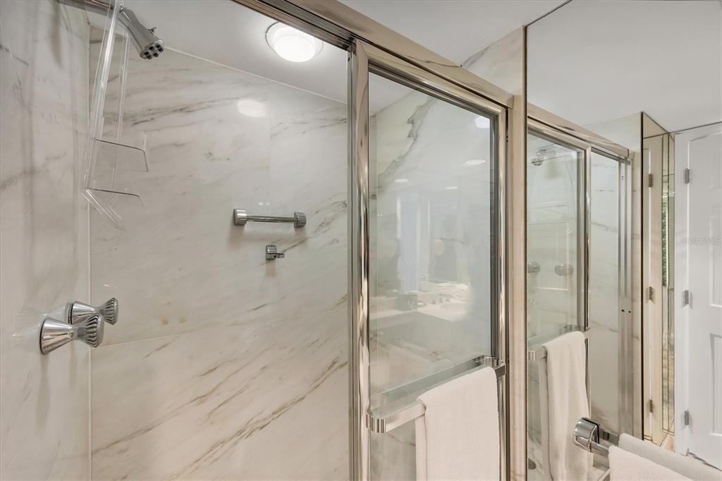 На продажу: $1,999,000 (3 спален, 3 ванн, 2122 Квадратных фут)