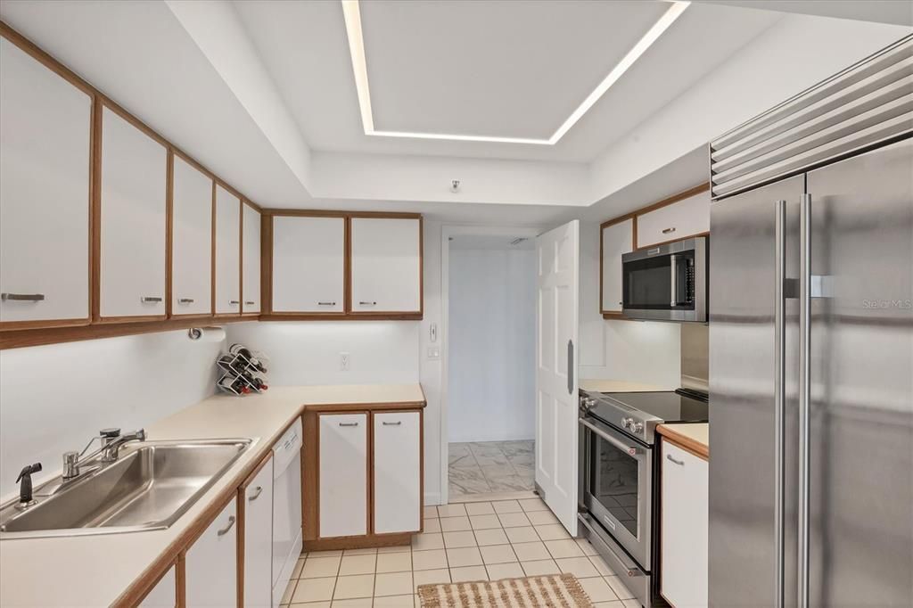 На продажу: $1,999,000 (3 спален, 3 ванн, 2122 Квадратных фут)