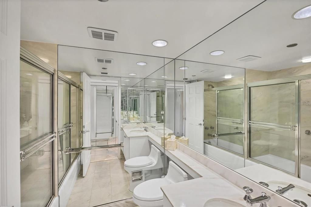 На продажу: $1,999,000 (3 спален, 3 ванн, 2122 Квадратных фут)