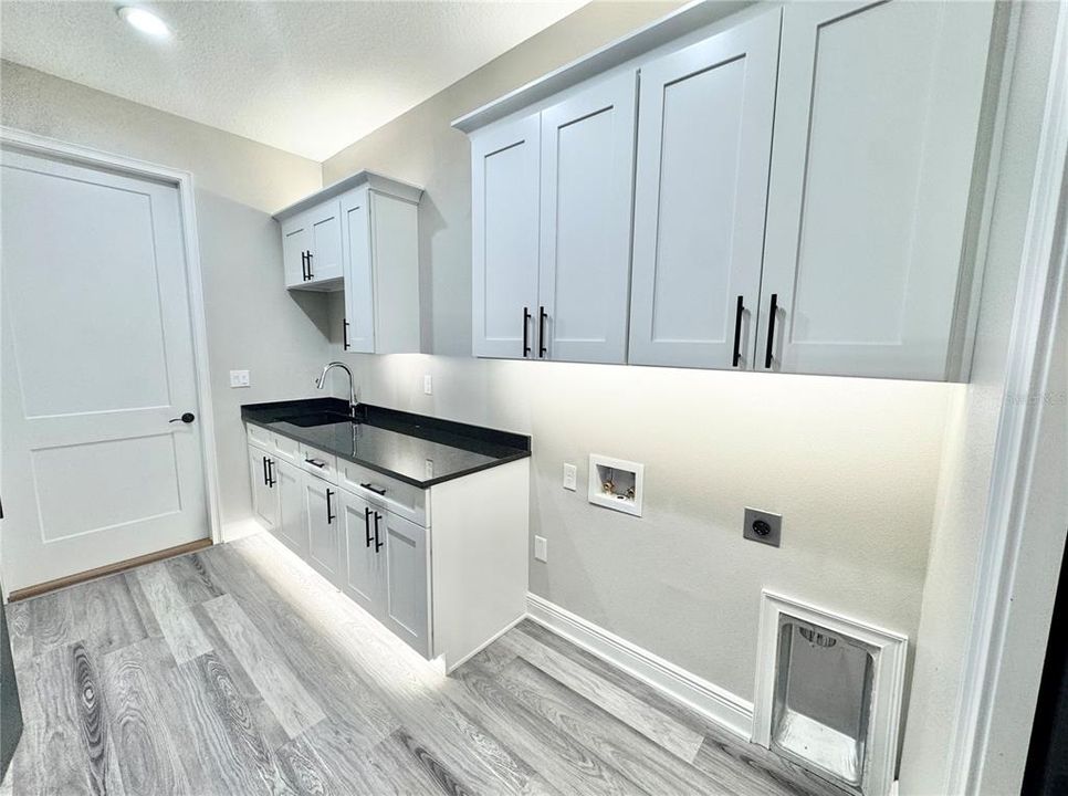 For Sale: $549,900 (3 beds, 2 baths, 1783 Square Feet)