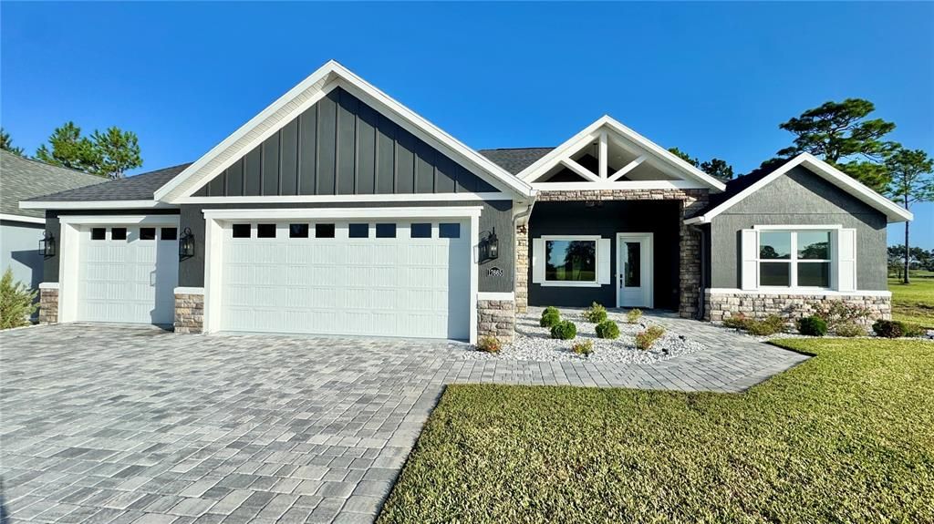 For Sale: $549,900 (3 beds, 2 baths, 1783 Square Feet)