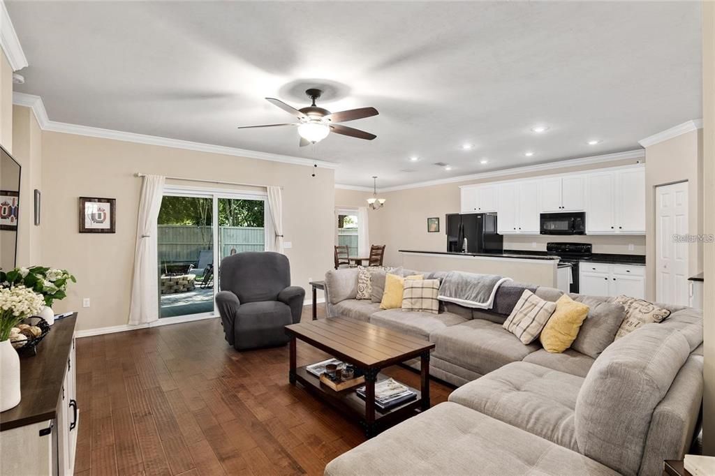 For Rent: $2,700 (3 beds, 2 baths, 1563 Square Feet)