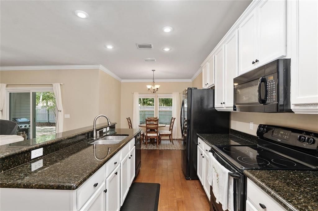 For Rent: $2,700 (3 beds, 2 baths, 1563 Square Feet)