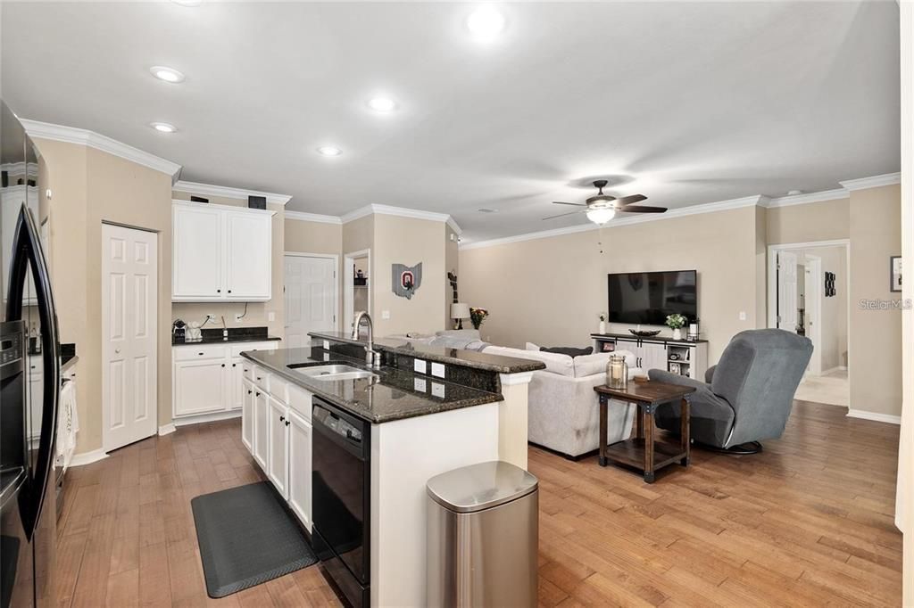 For Rent: $2,700 (3 beds, 2 baths, 1563 Square Feet)