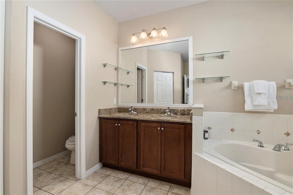 For Rent: $2,700 (3 beds, 2 baths, 1563 Square Feet)