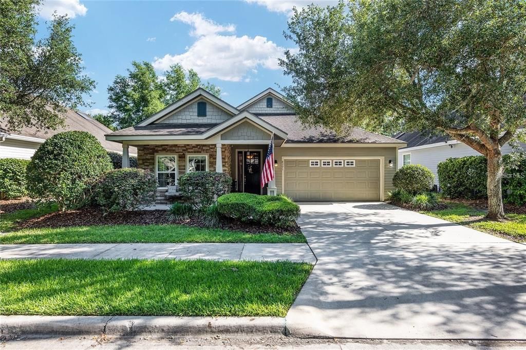 For Rent: $2,700 (3 beds, 2 baths, 1563 Square Feet)