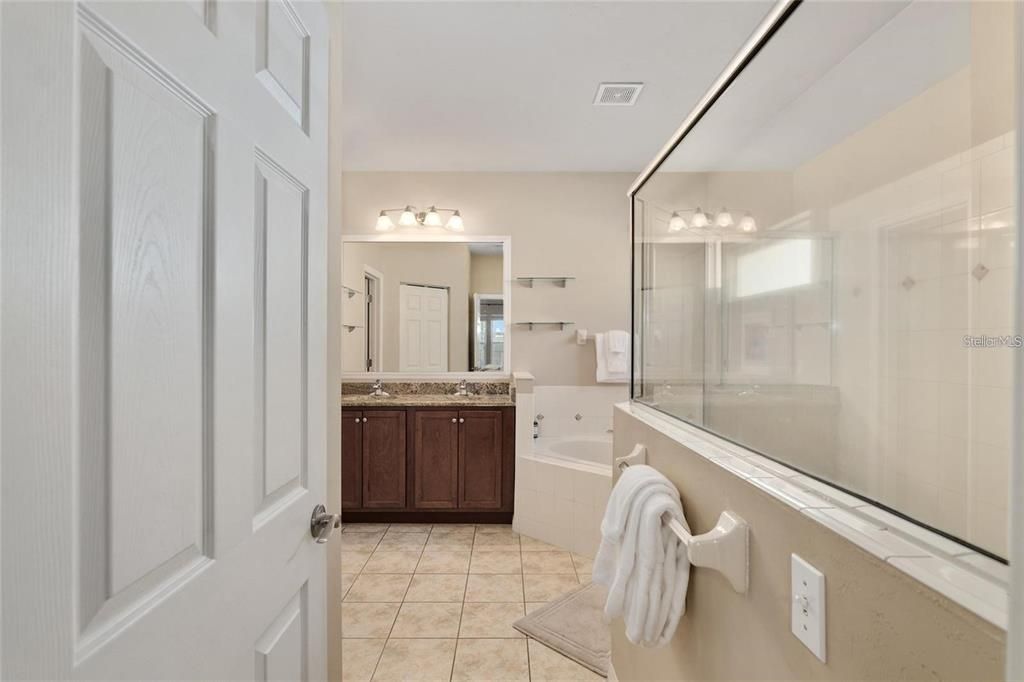 For Rent: $2,700 (3 beds, 2 baths, 1563 Square Feet)