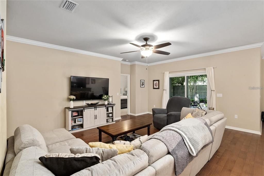 For Rent: $2,700 (3 beds, 2 baths, 1563 Square Feet)