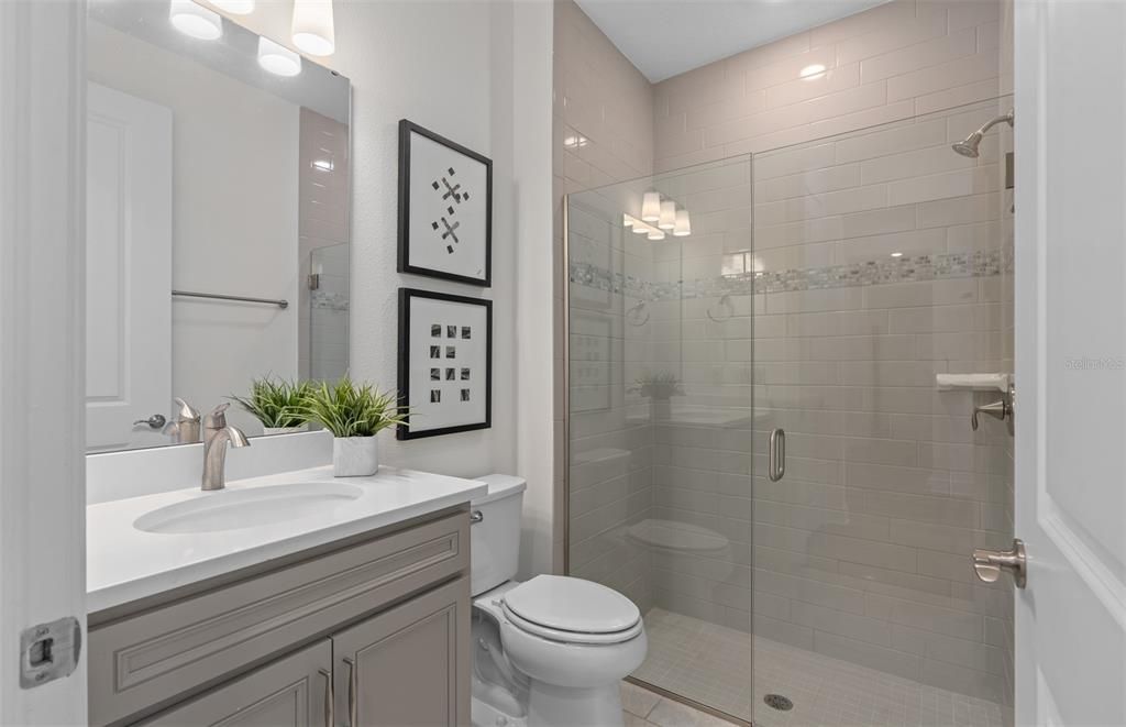 Activo con contrato: $699,498 (3 camas, 2 baños, 2088 Pies cuadrados)