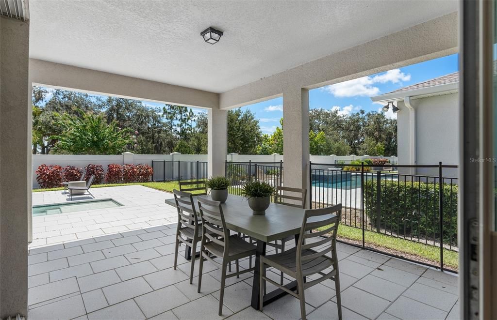 Activo con contrato: $699,498 (3 camas, 2 baños, 2088 Pies cuadrados)