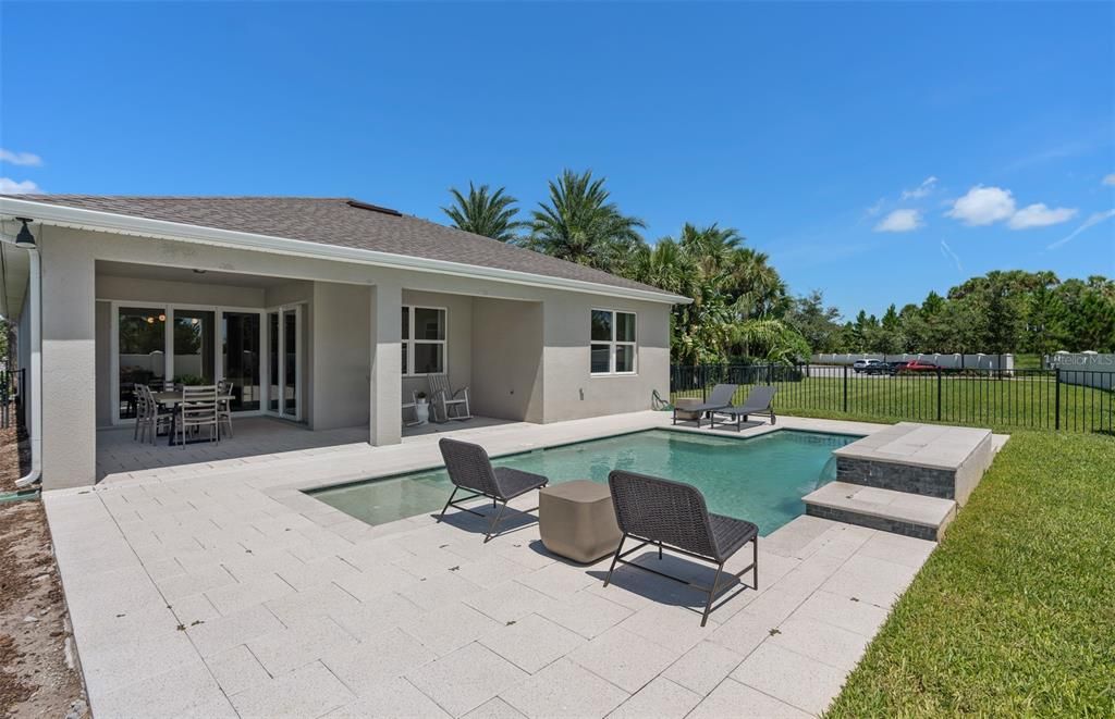 Activo con contrato: $699,498 (3 camas, 2 baños, 2088 Pies cuadrados)