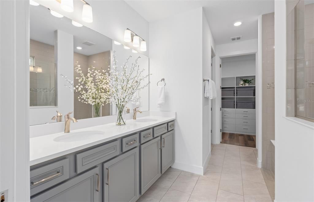 Activo con contrato: $699,498 (3 camas, 2 baños, 2088 Pies cuadrados)