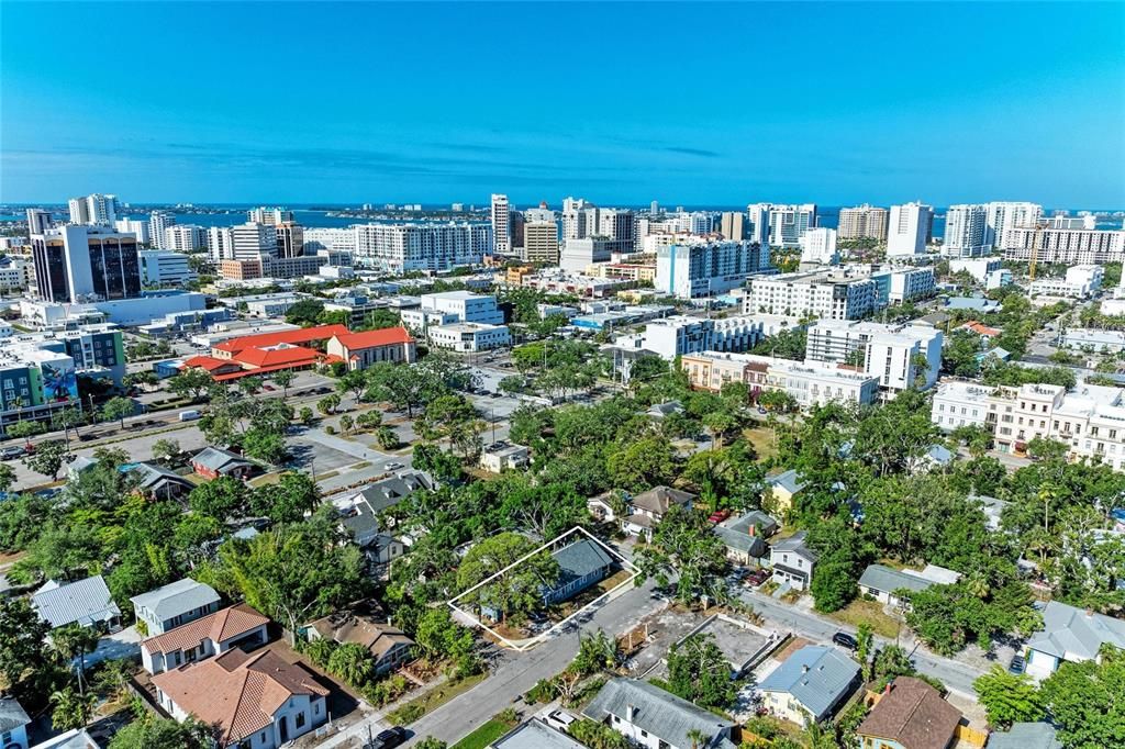 待售: $739,000 (4 贝兹, 0 浴室, 2063 平方英尺)