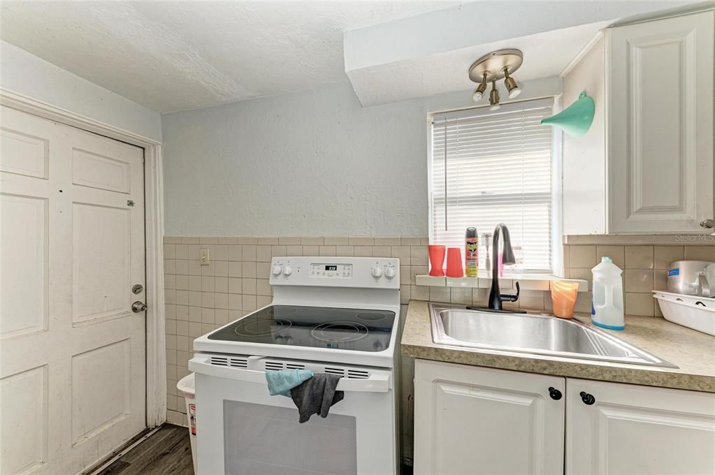 待售: $739,000 (4 贝兹, 0 浴室, 2063 平方英尺)