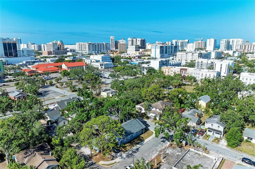 待售: $739,000 (4 贝兹, 0 浴室, 2063 平方英尺)