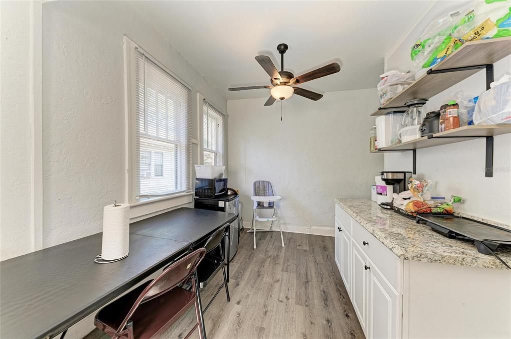 待售: $739,000 (4 贝兹, 0 浴室, 2063 平方英尺)