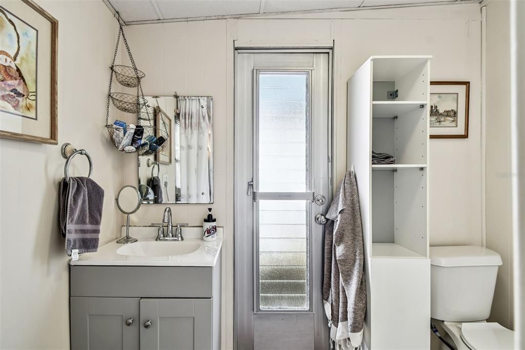 For Sale: $79,700 (3 beds, 1 baths, 810 Square Feet)