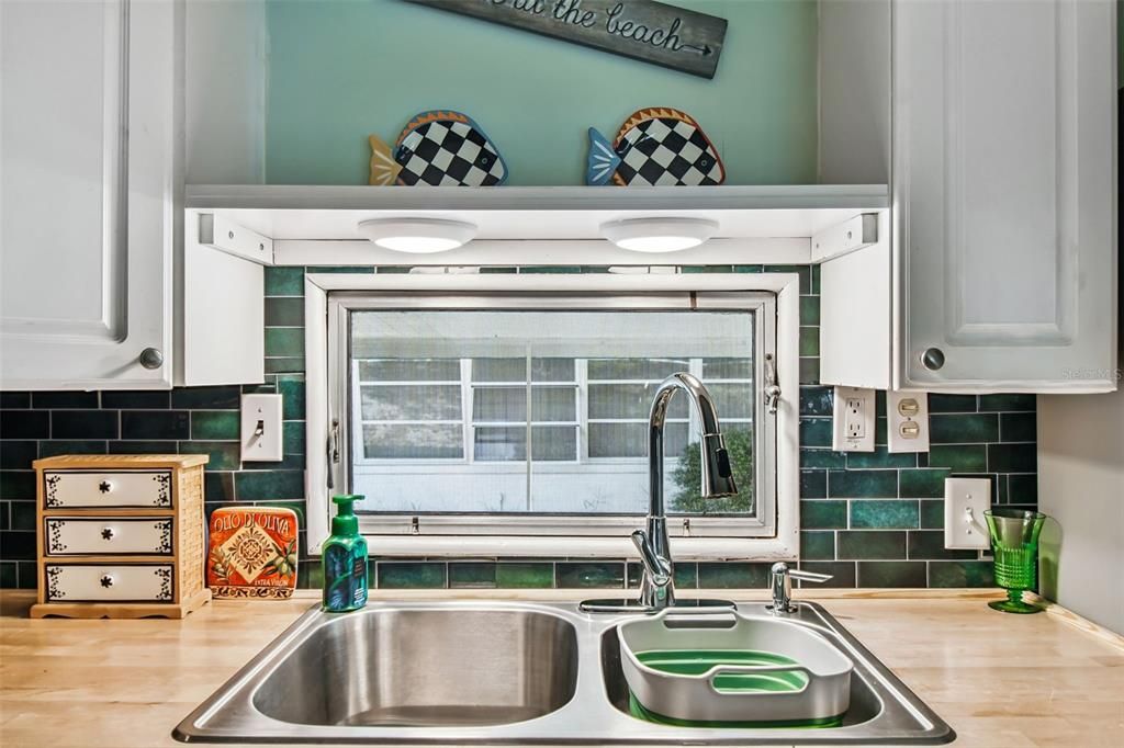 For Sale: $79,700 (3 beds, 1 baths, 810 Square Feet)