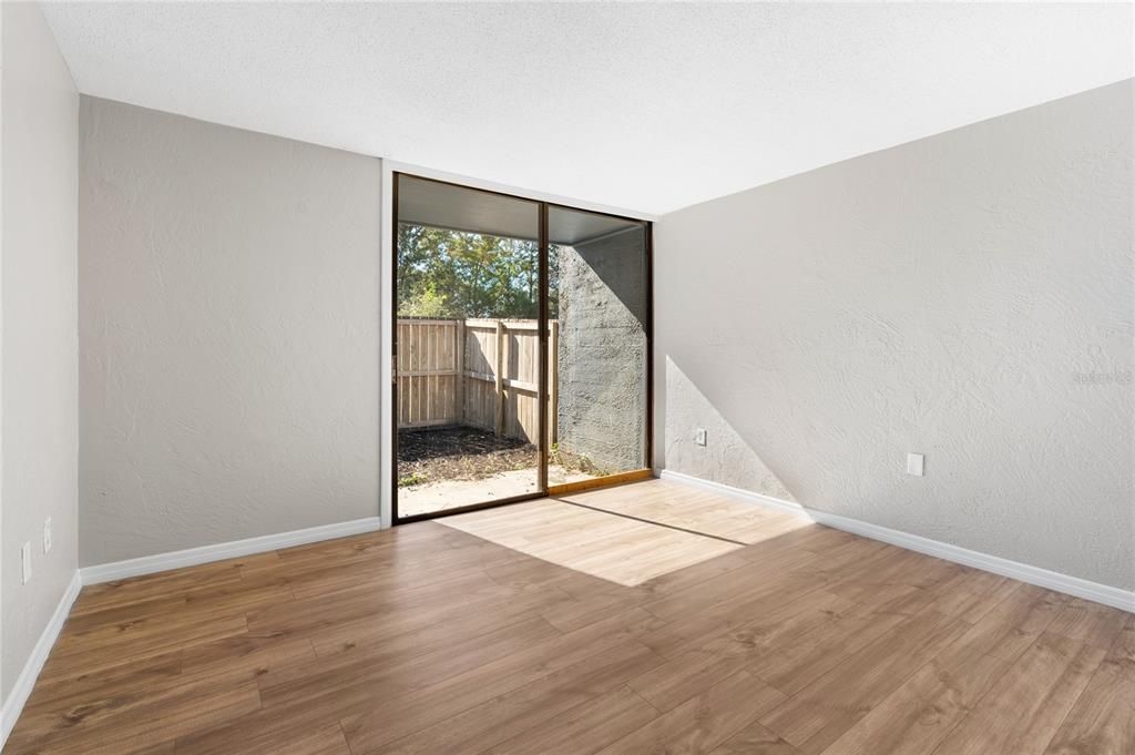 待售: $79,900 (3 贝兹, 2 浴室, 1252 平方英尺)